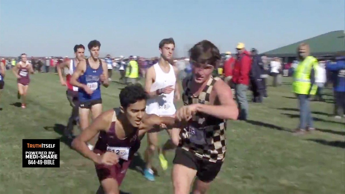 In Indiana, a High school cross country runner stopped to help a